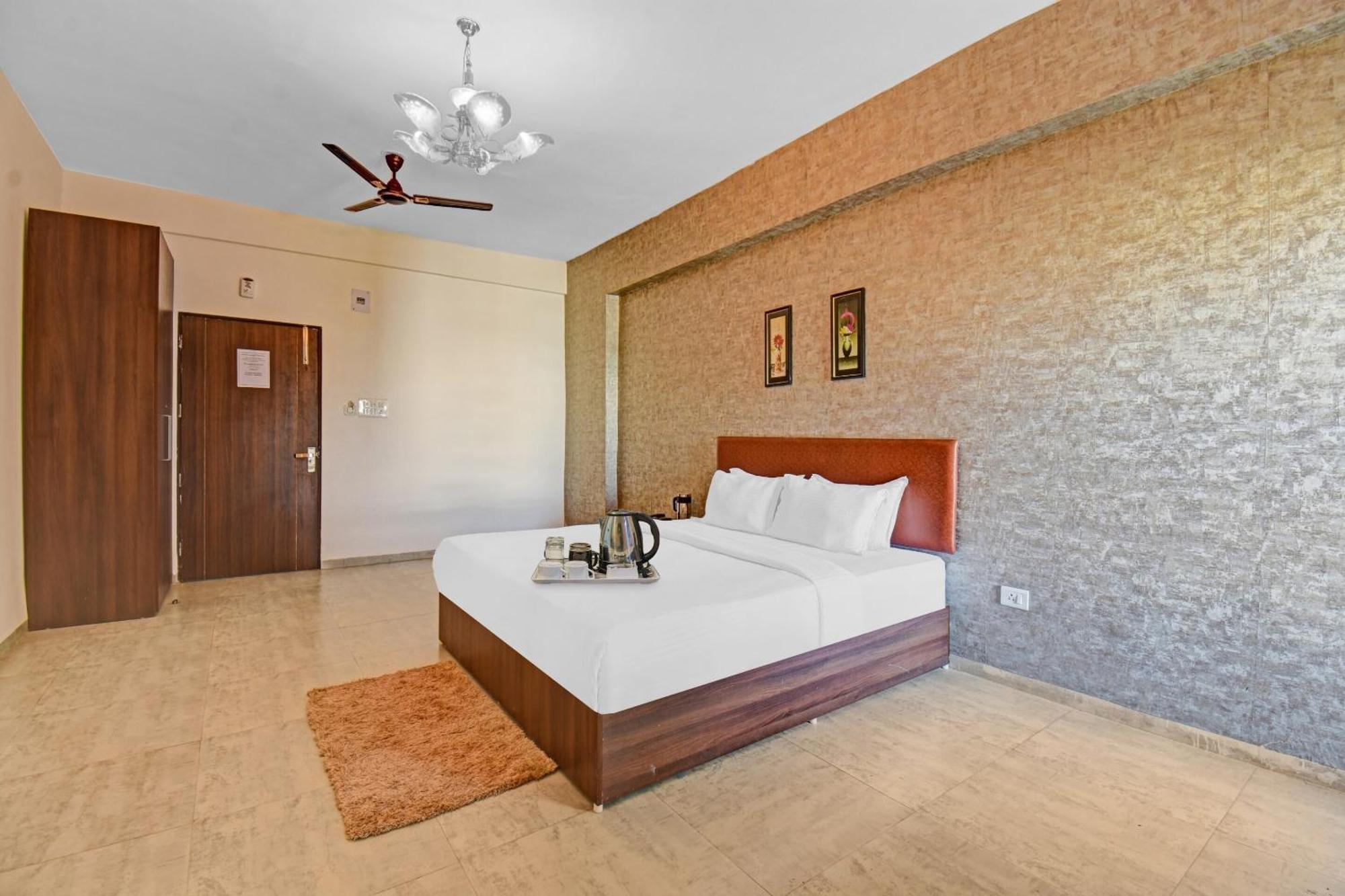 Townhouse Classio Suites Ширди Экстерьер фото