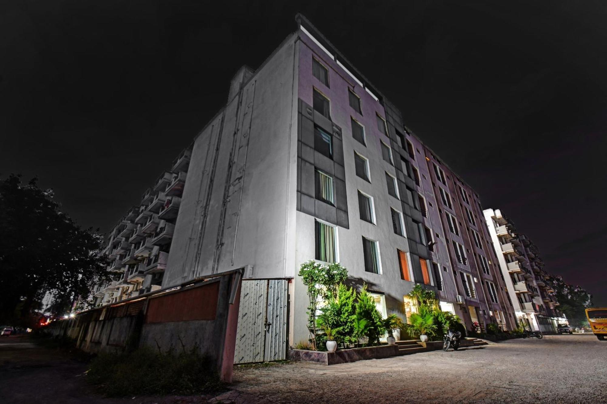 Townhouse Classio Suites Ширди Экстерьер фото